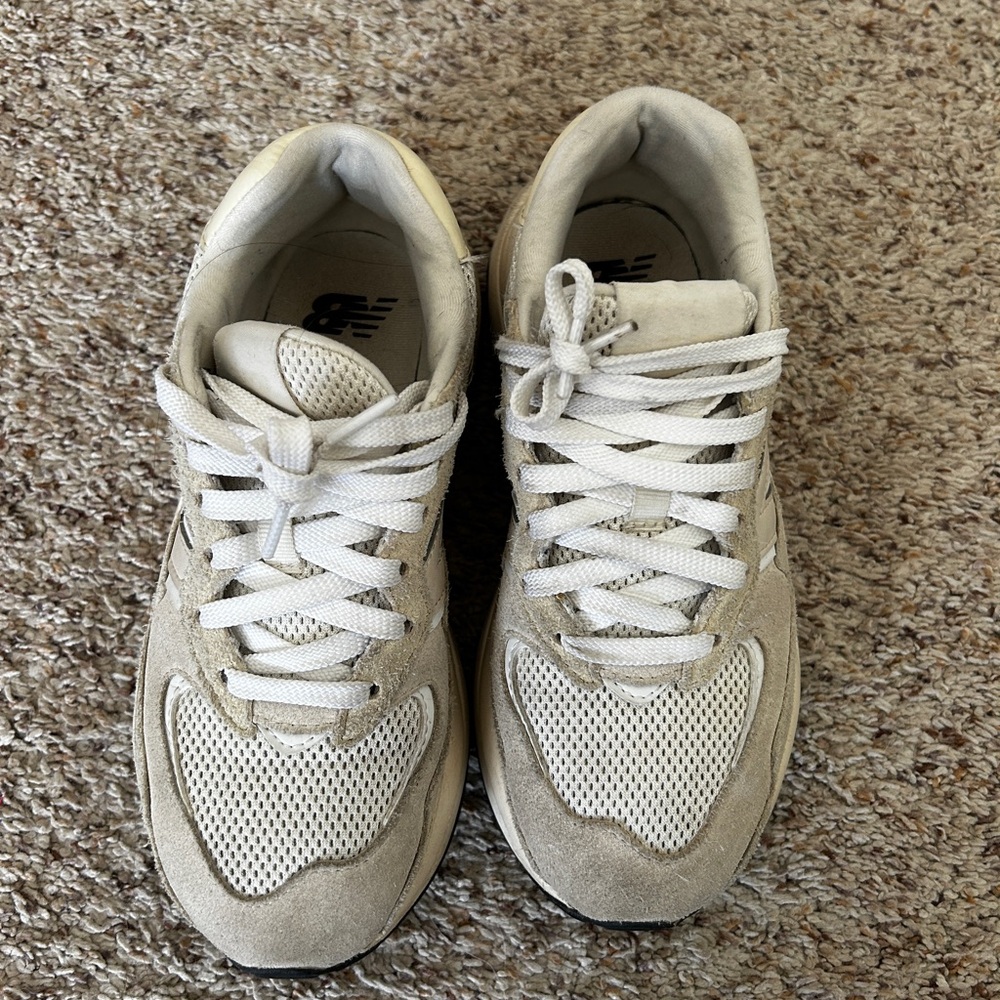 New Balance 4750 cream/white